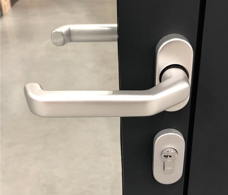 Poignée de porte modèle A690 bâton de maréchal